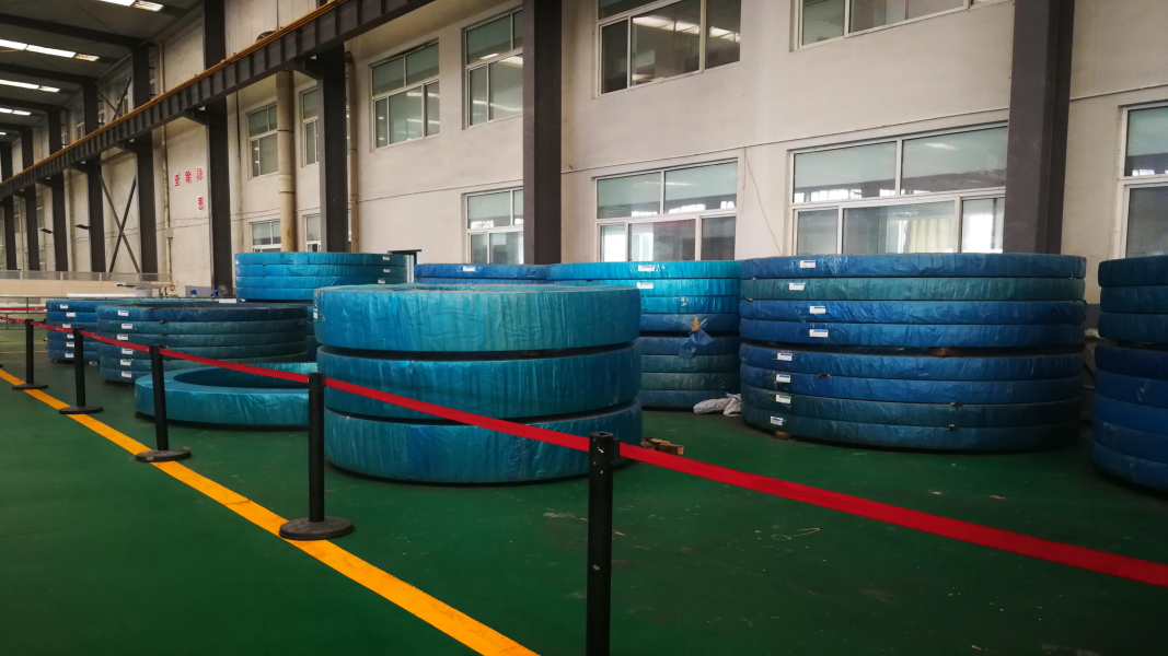 Extensive Stock Of Large Bearings